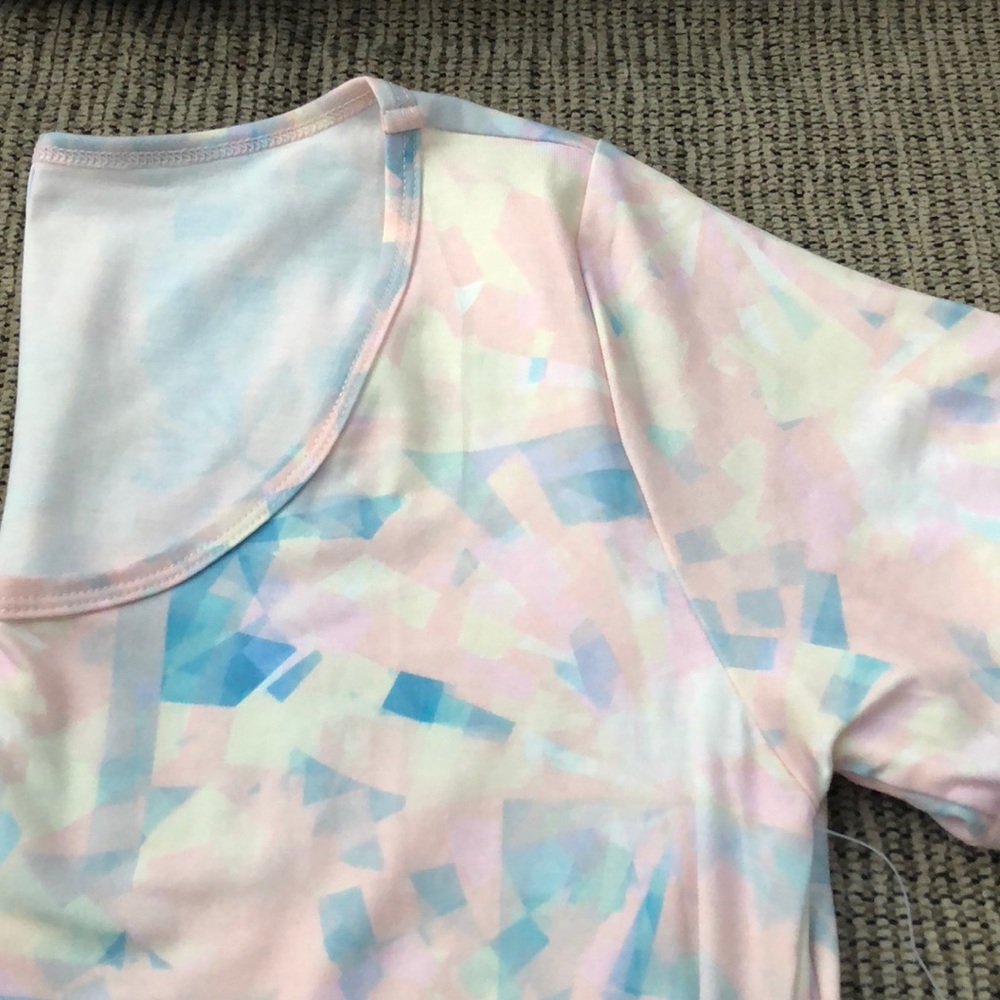 XS LulaRoe Classic T